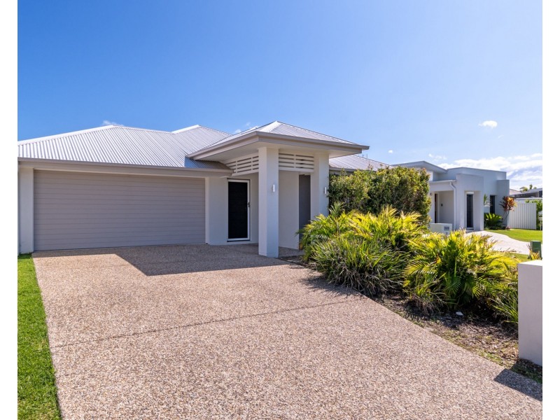 5 Forster Place, Pelican Waters QLD 4551