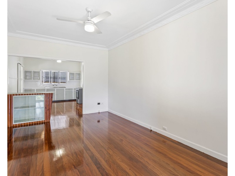 9 Pearl Street, Scarborough QLD 4020