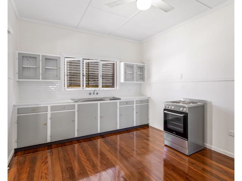 9 Pearl Street, Scarborough QLD 4020