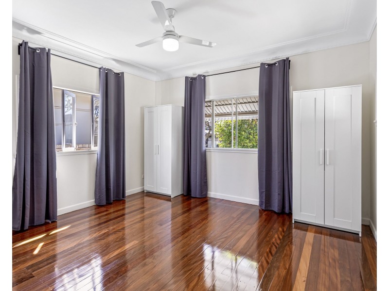 9 Pearl Street, Scarborough QLD 4020
