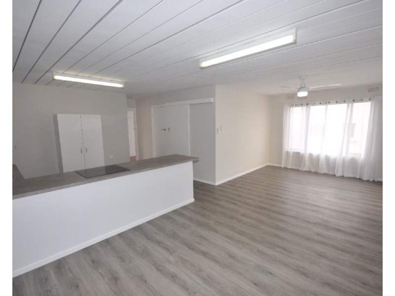 2/1 Warne Terrace, Kings Beach QLD 4551