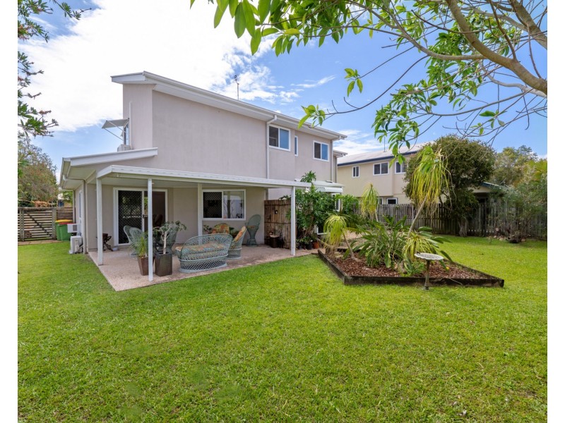 2/4 Harbourlights Way, Pelican Waters QLD 4551