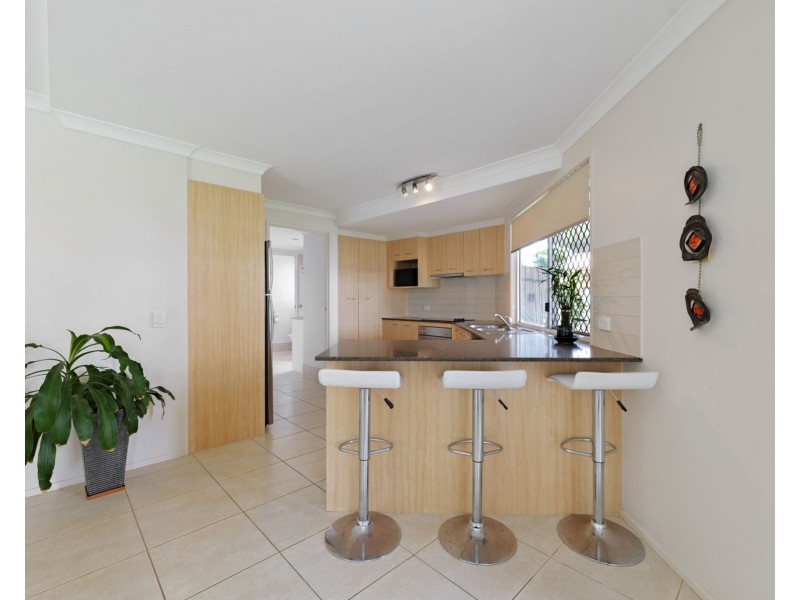 2/4 Harbourlights Way, Pelican Waters QLD 4551