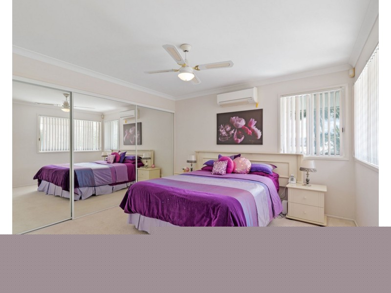 2/4 Harbourlights Way, Pelican Waters QLD 4551