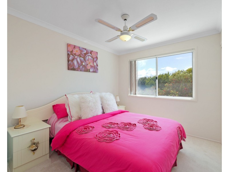 2/4 Harbourlights Way, Pelican Waters QLD 4551