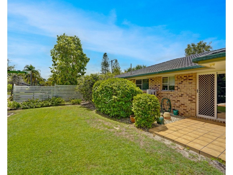 10 Blaney Street, Beachmere QLD 4510