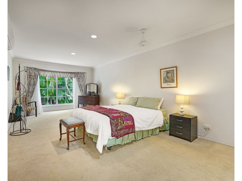 10 Blaney Street, Beachmere QLD 4510
