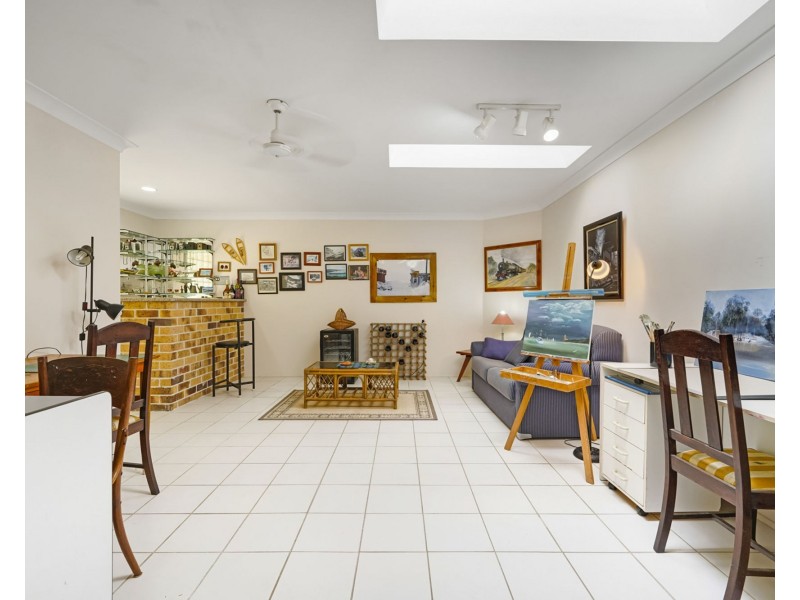 10 Blaney Street, Beachmere QLD 4510