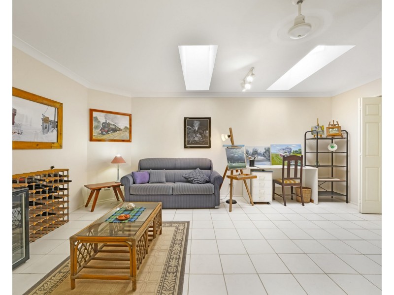 10 Blaney Street, Beachmere QLD 4510