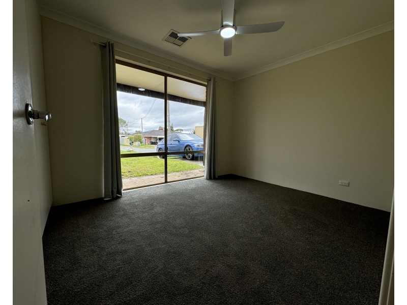 72 Murchison Road, Gosnells WA 6110