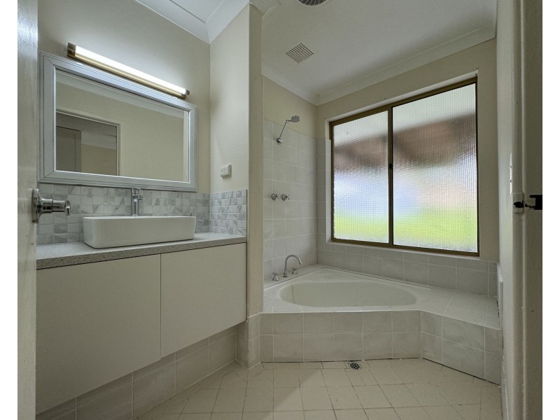 72 Murchison Road, Gosnells WA 6110