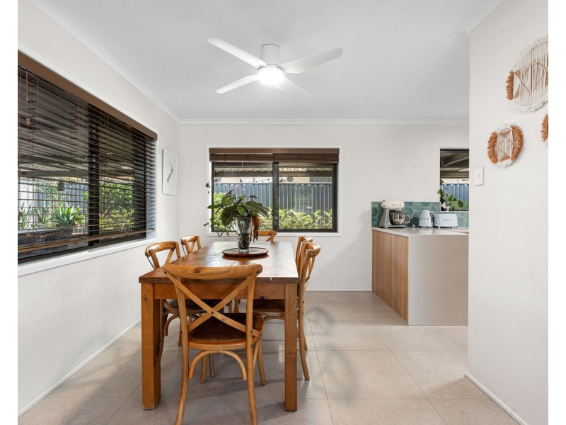 33 Gateway Street, Wynnum West QLD 4178