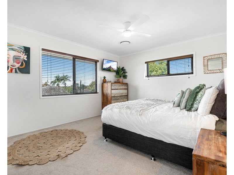 33 Gateway Street, Wynnum West QLD 4178