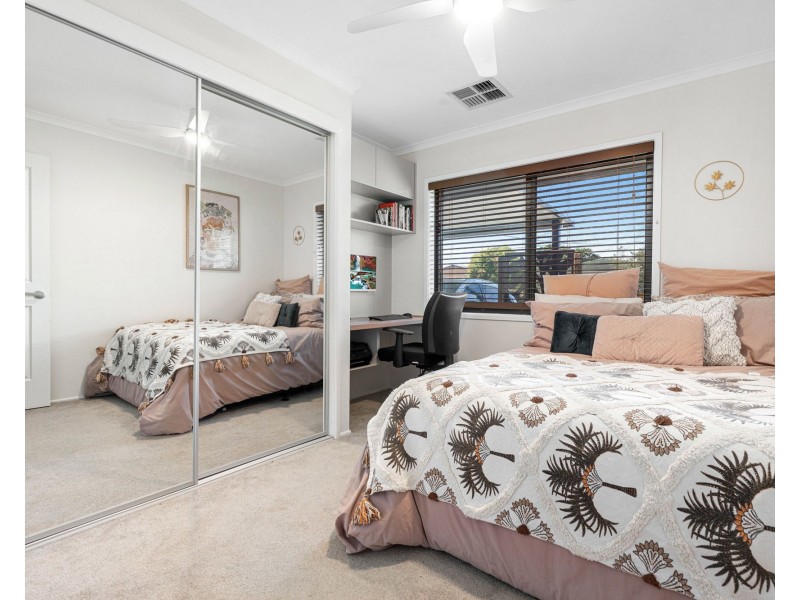 33 Gateway Street, Wynnum West QLD 4178