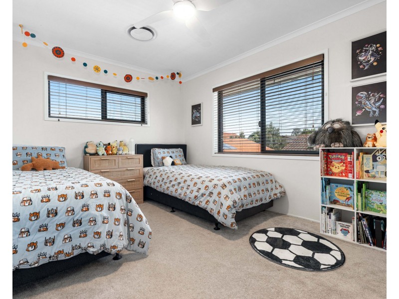 33 Gateway Street, Wynnum West QLD 4178