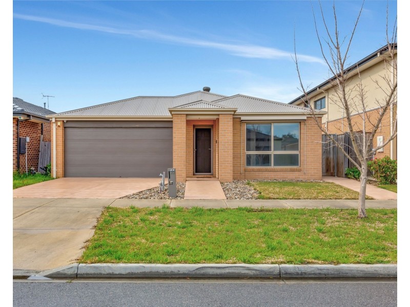 11 Latchford Drive, Mickleham VIC 3064