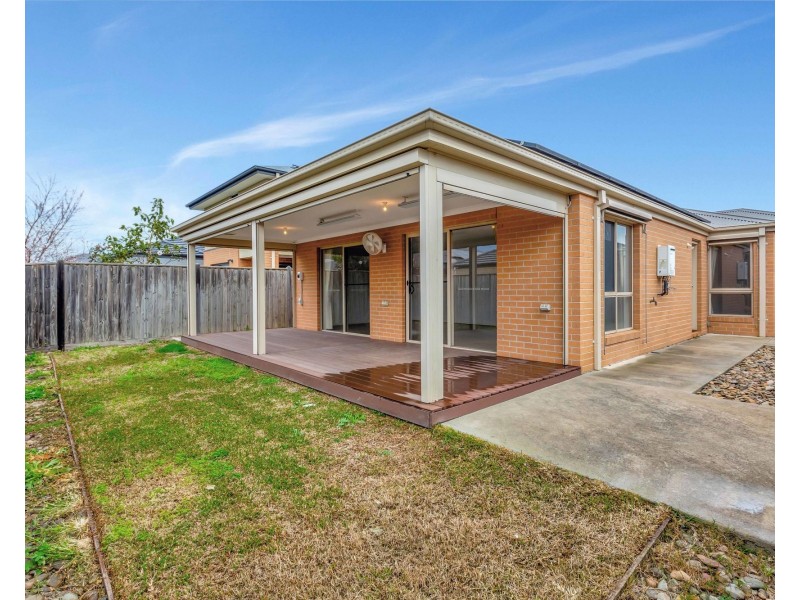 11 Latchford Drive, Mickleham VIC 3064