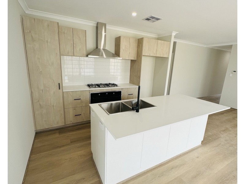 7 Softsun Way, Henley Brook WA 6055