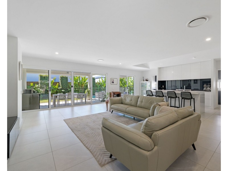 29 Waderbird Crescent, Pelican Waters QLD 4551