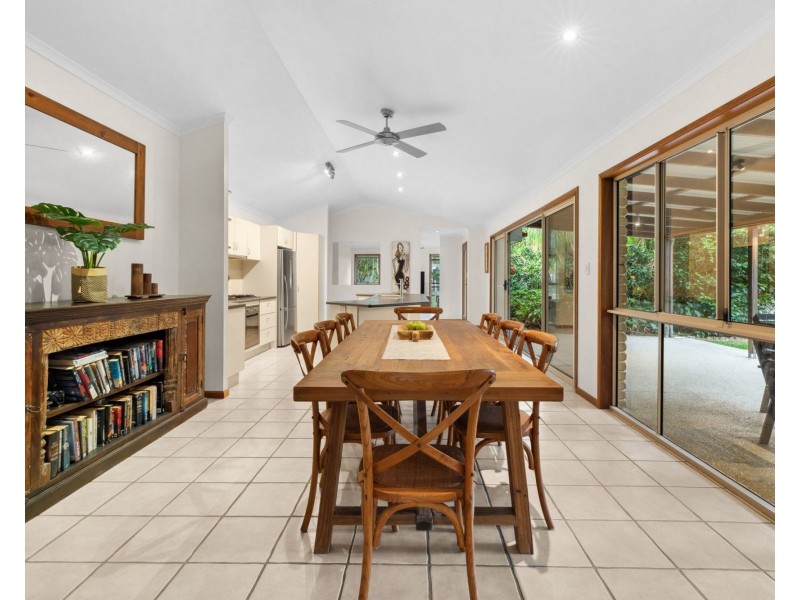 27 Craigslea Court, Cooroibah QLD 4565
