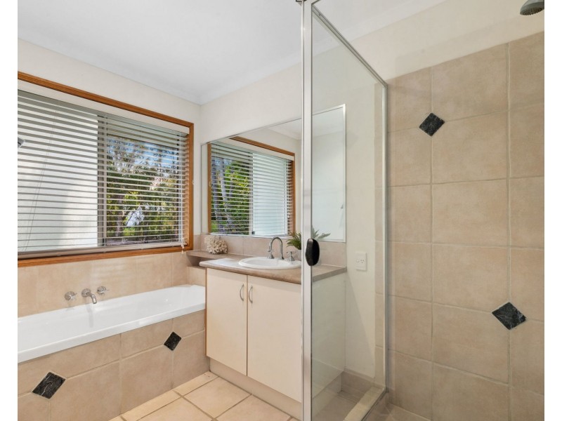 27 Craigslea Court, Cooroibah QLD 4565