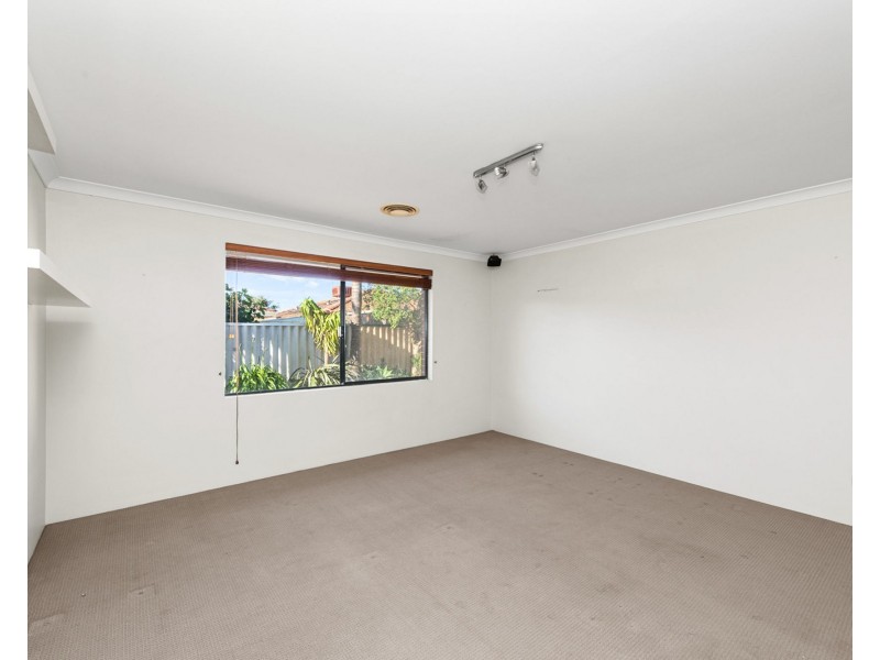11 Carpentaria Drive, Port Kennedy WA 6172