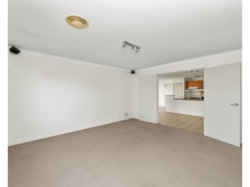 11 Carpentaria Drive, Port Kennedy WA 6172