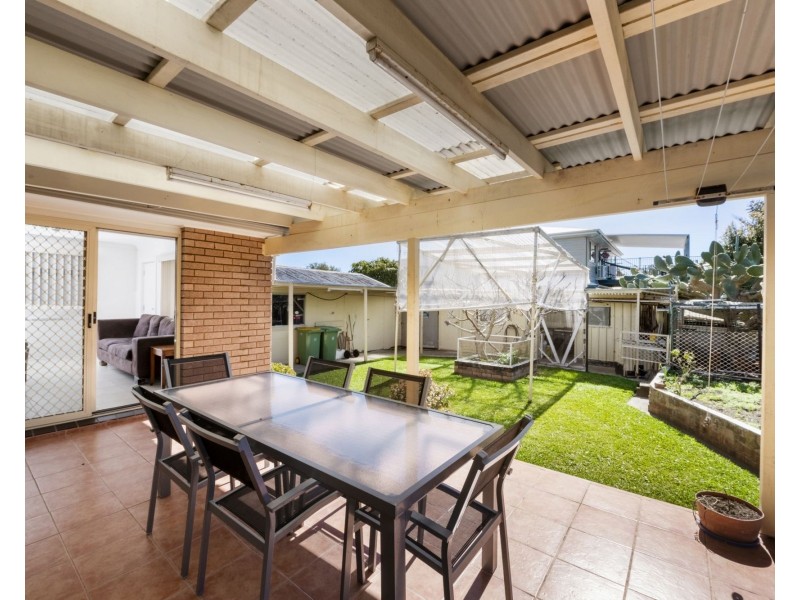 22 Captain Cook Crescent, Long Jetty NSW 2261