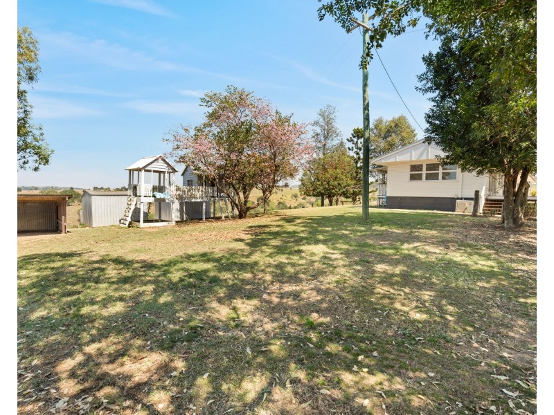 86 Berlins Rd, Tallegalla QLD 4340