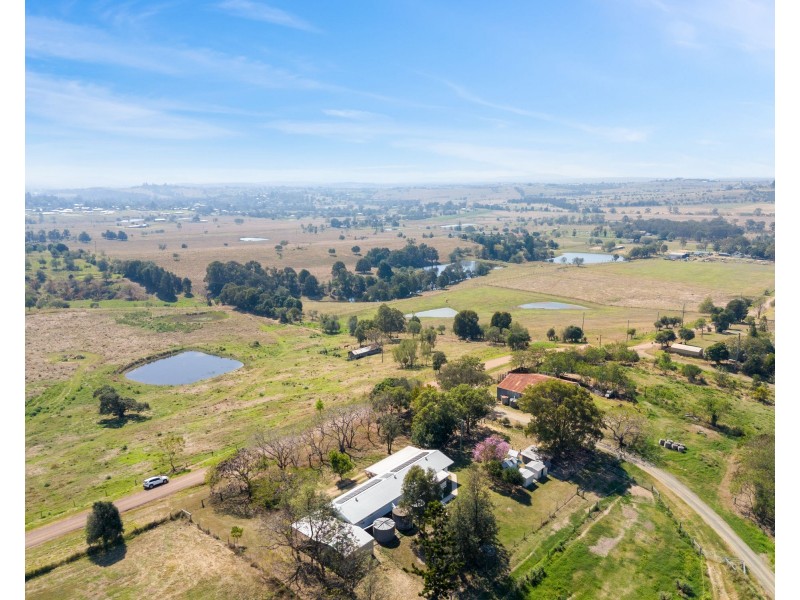 86 Berlins Rd, Tallegalla QLD 4340