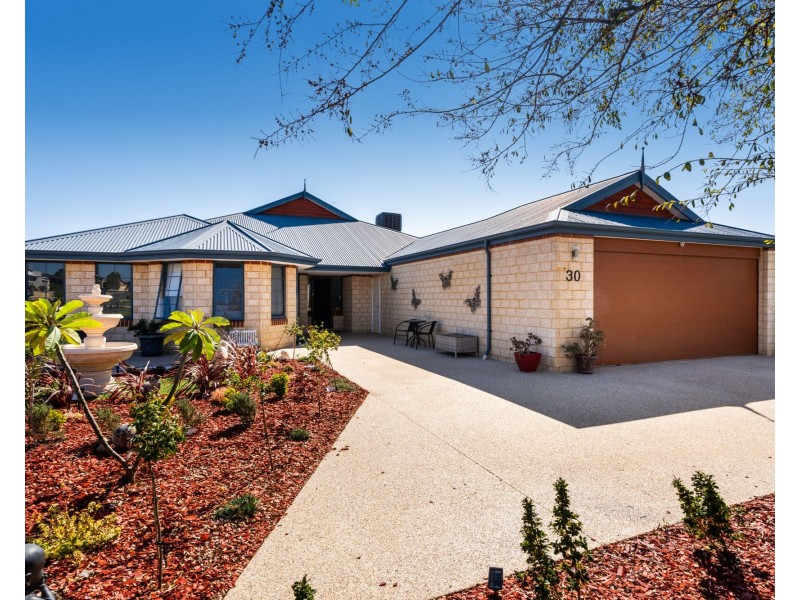 30 Waratah Circle, Halls Head WA 6210
