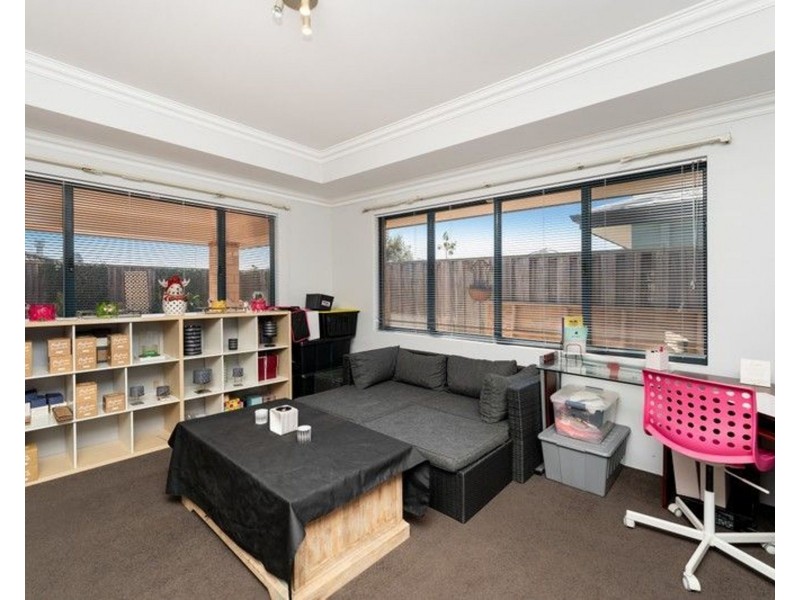 30 Waratah Circle, Halls Head WA 6210