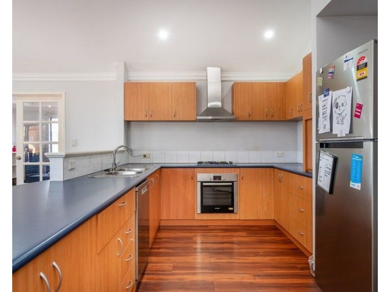 30 Waratah Circle, Halls Head WA 6210