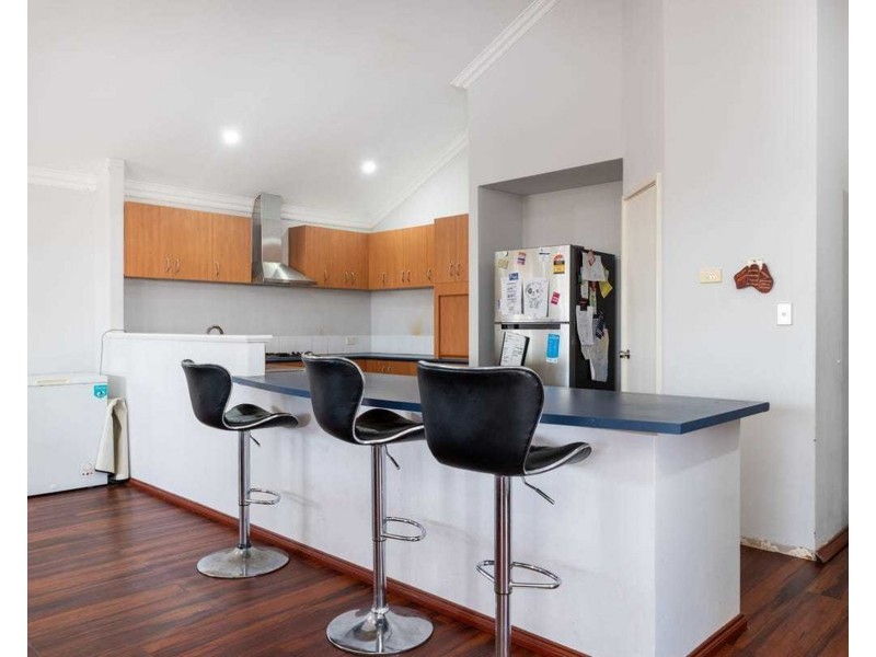 30 Waratah Circle, Halls Head WA 6210