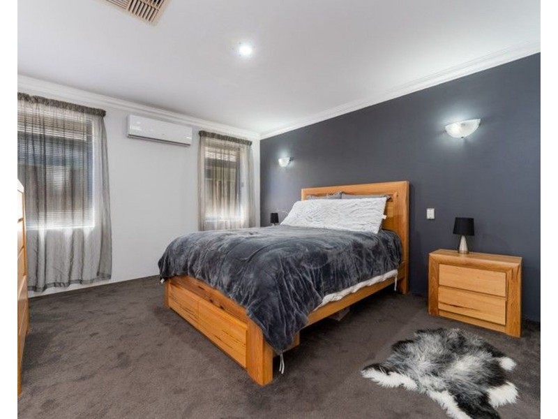 30 Waratah Circle, Halls Head WA 6210