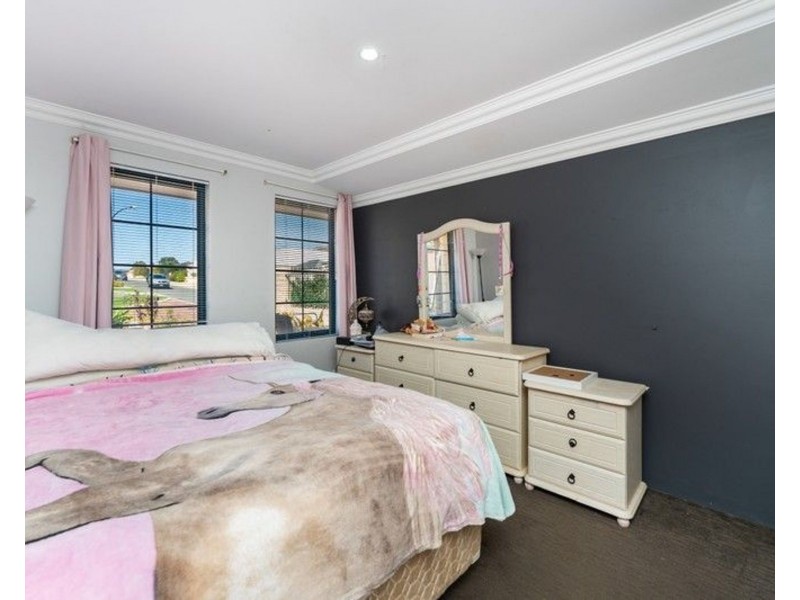 30 Waratah Circle, Halls Head WA 6210