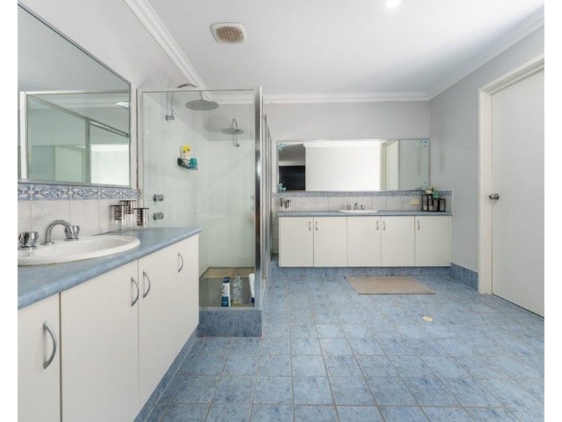 30 Waratah Circle, Halls Head WA 6210
