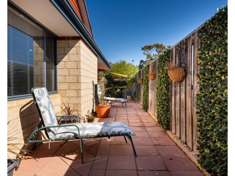 30 Waratah Circle, Halls Head WA 6210