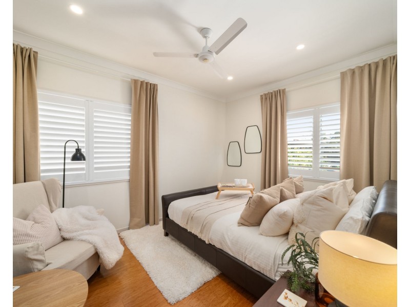 3 Marine Parade, Redcliffe QLD 4020