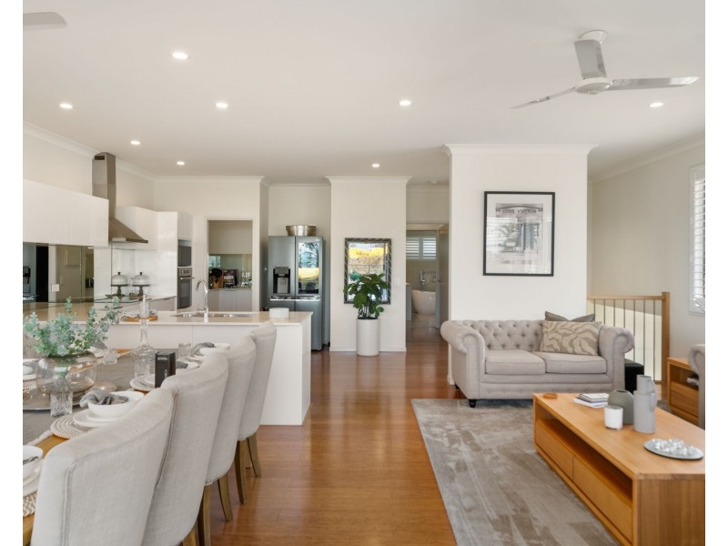 3 Marine Parade, Redcliffe QLD 4020