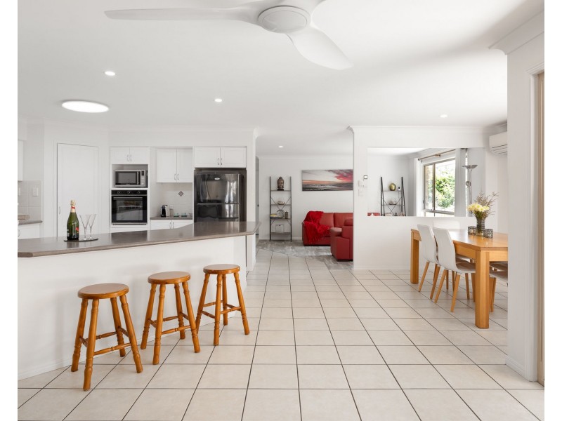 8 Susan Close, Bracken Ridge QLD 4017