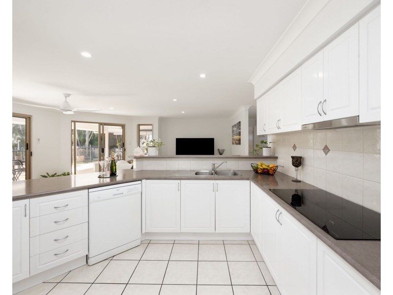 8 Susan Close, Bracken Ridge QLD 4017
