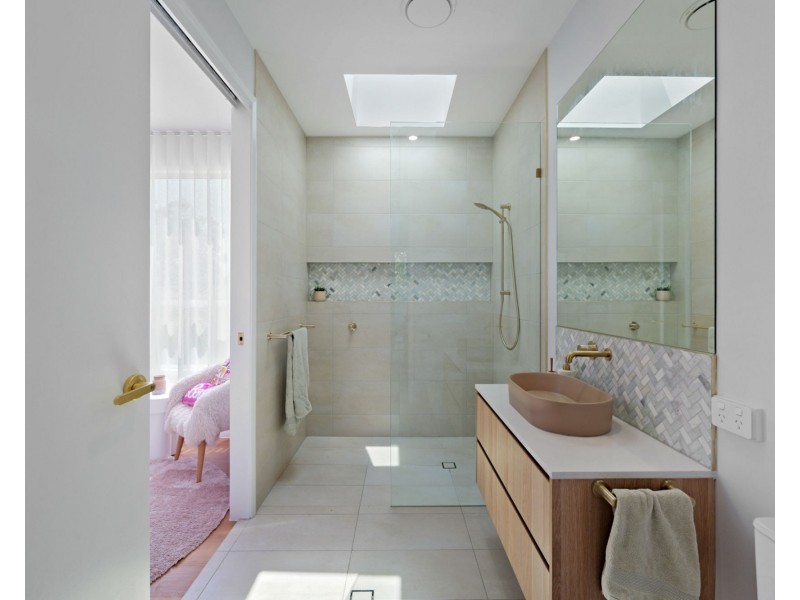 137 Landsborough Parade, Golden Beach QLD 4551