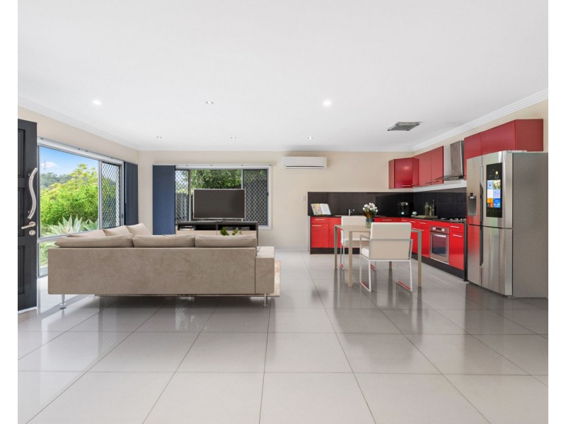 68 Diamantina Circuit, Pacific Pines QLD 4211