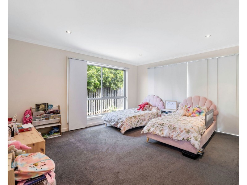68 Diamantina Circuit, Pacific Pines QLD 4211