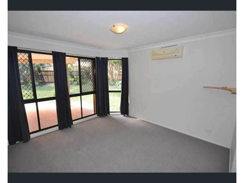 6 Phar Lap Court, Little Mountain QLD 4551