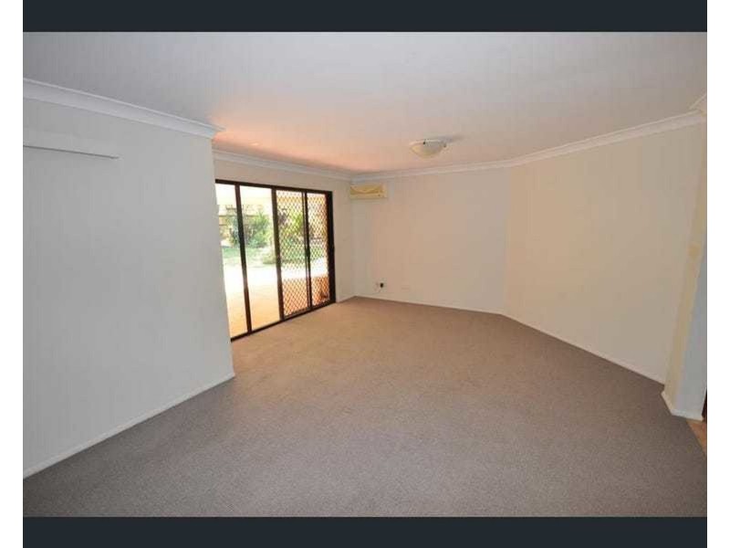 6 Phar Lap Court, Little Mountain QLD 4551