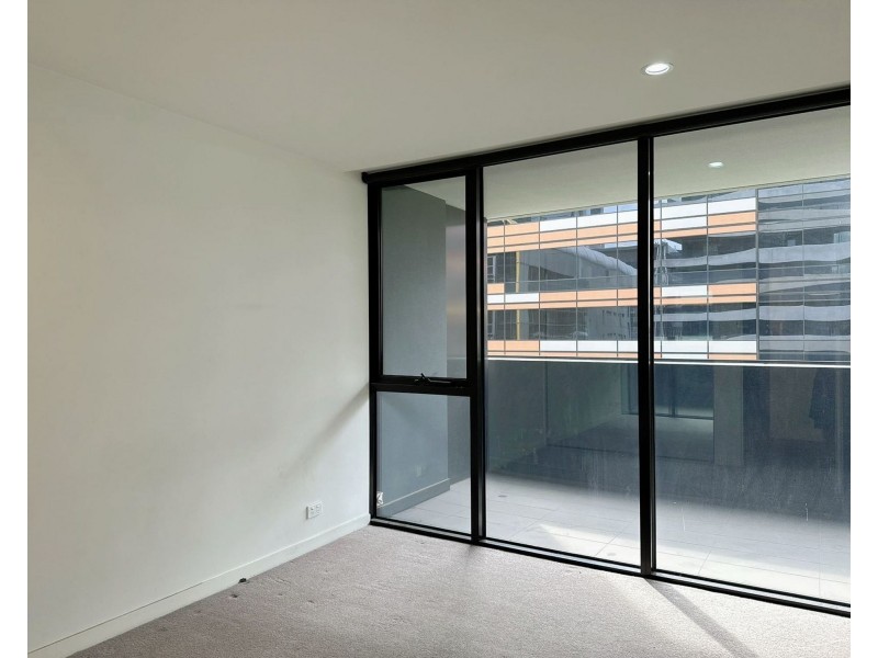 602/815 Bourke Street, Docklands VIC 3008