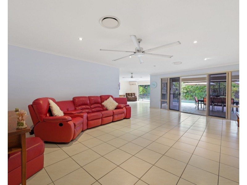 6 Botany Drive, Pelican Waters QLD 4551
