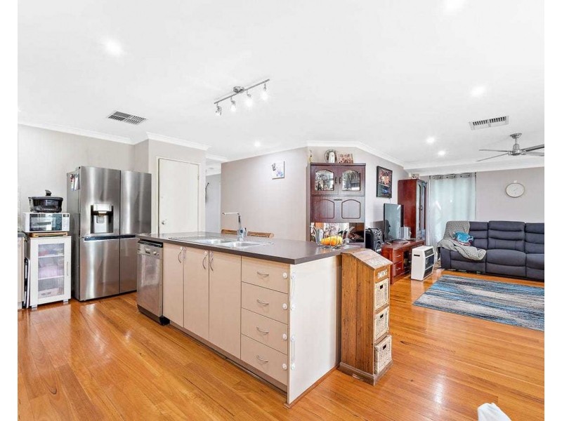 8 Durant Way, Ellenbrook WA 6069